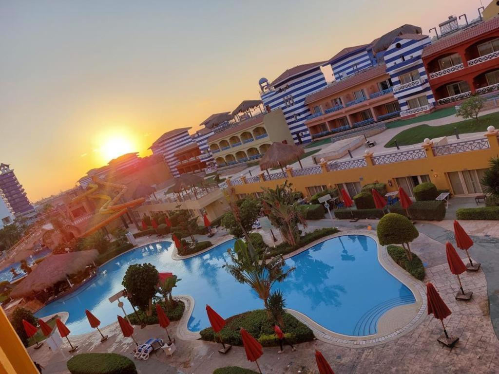 Porto Marina Resort Chalets Families Only Эль-Аламейн Экстерьер фото