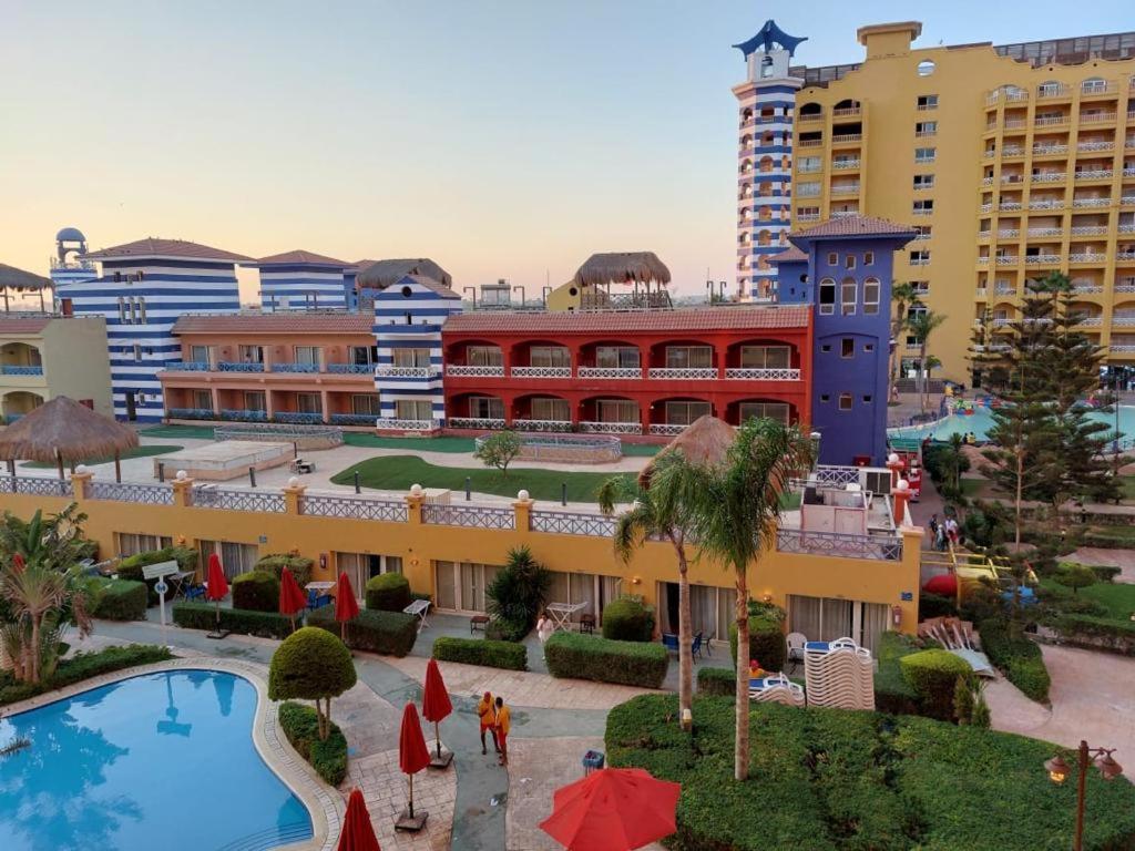 Porto Marina Resort Chalets Families Only Эль-Аламейн Экстерьер фото